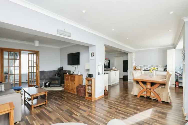 Four Five Bedroom Detached House Griston Large Garden Ample Parking