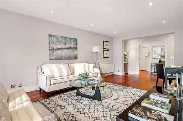 2-Bed Georgian Apartment with Terrace Upper Street London