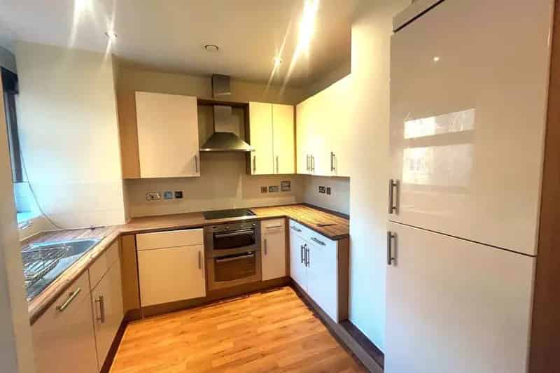 2 Bed 2 Bath Apartment in Gated Willow Grange Near Watford Junction