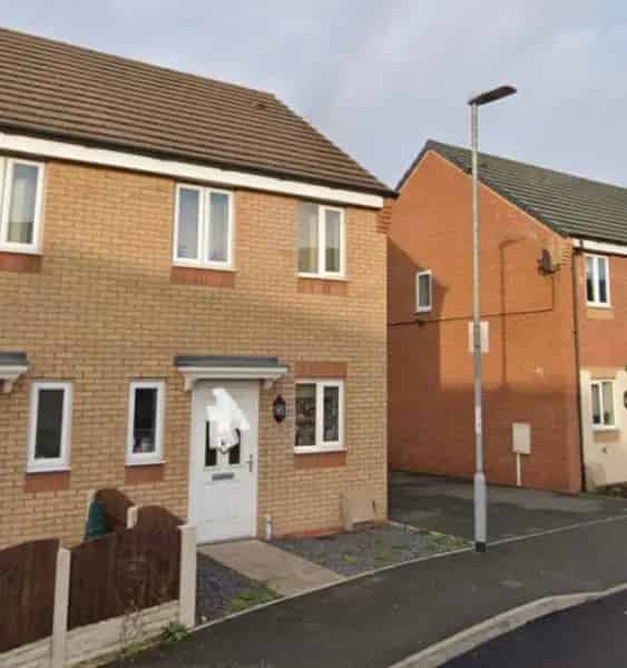 2 Bedroom House Walsall Bloxwich Area Seeking Similar in London