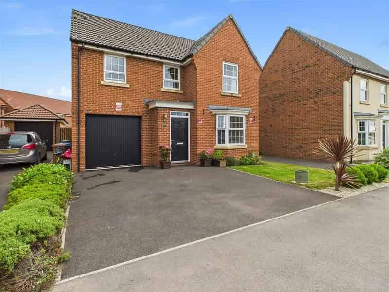 4 Bedroom Detached House for Sale Near Jenny Brough Lane