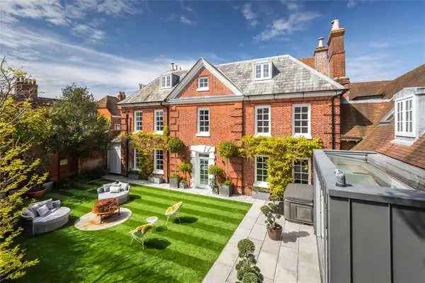Stunning Grade II Listed 17th Century Family Home Hampshire