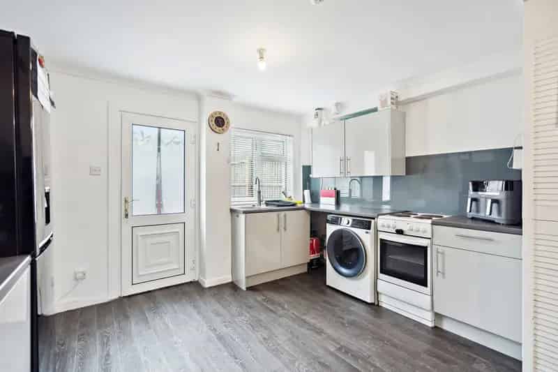 3 Bedroom Mid Terrace House Stirling St Ninians