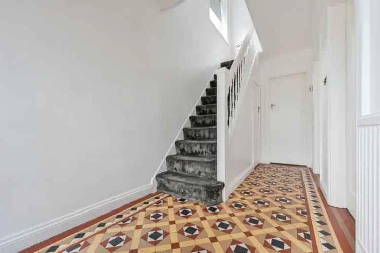 3 Bed House Uttoxeter Off Street Parking Garage Enclosed Garden