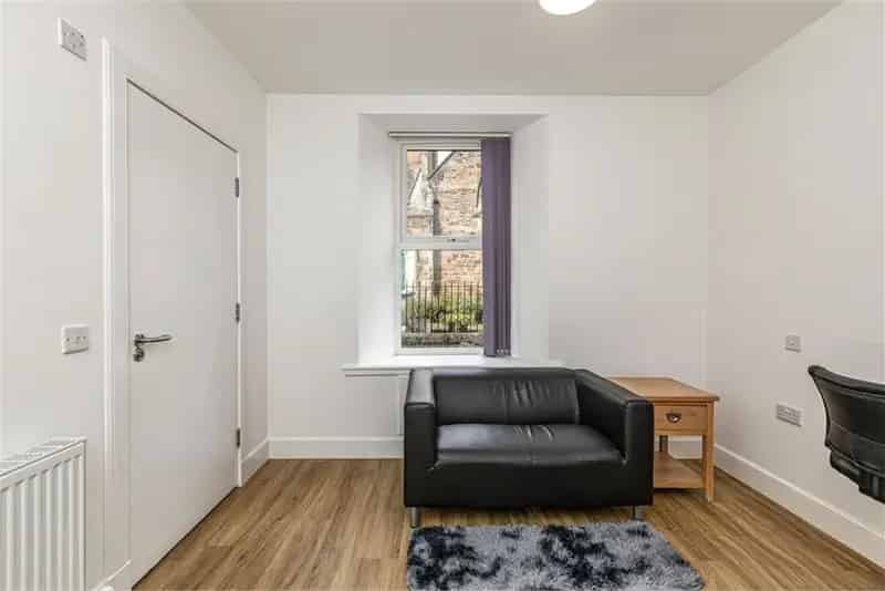 1 Bed Flat - Ground Floor with 1 Reception Room