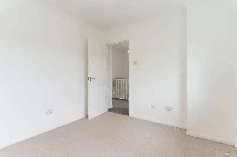 3 Bed Semi-Detached House For Sale