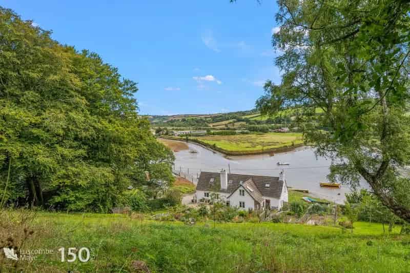 4 Bed Detached Cottage River Avon 35 Acres
