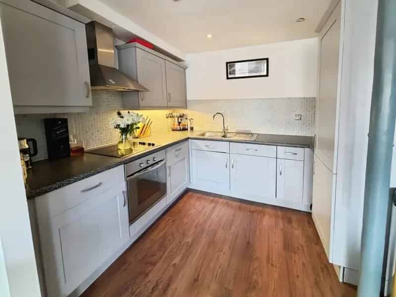 2 bedroom Flat
 For Sale