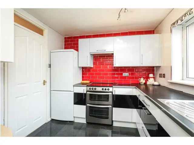 3 Bedroom Flat for Sale Near Universities