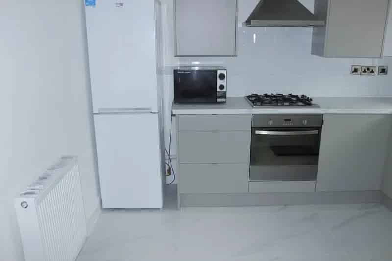 2 Bedroom Flat House to Rent in Belgrave