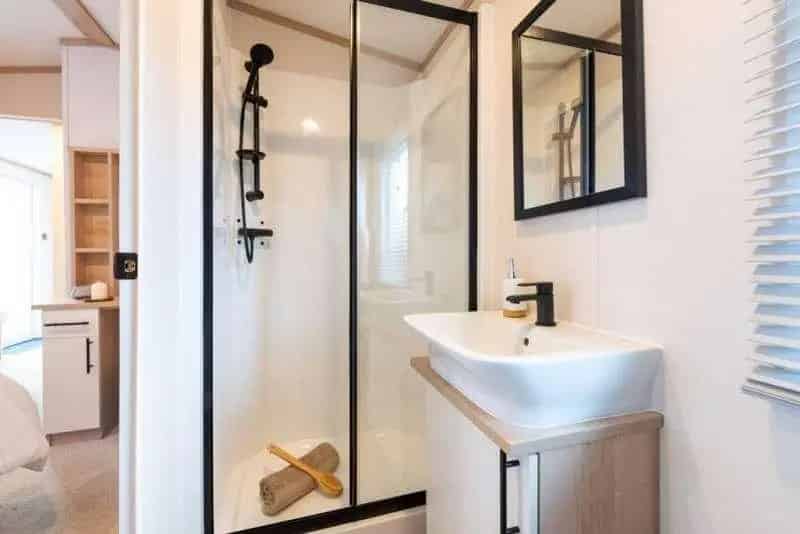 2 bed property for sale