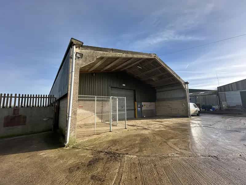 Industrial Warehouse for Lease 2874 Sq Ft