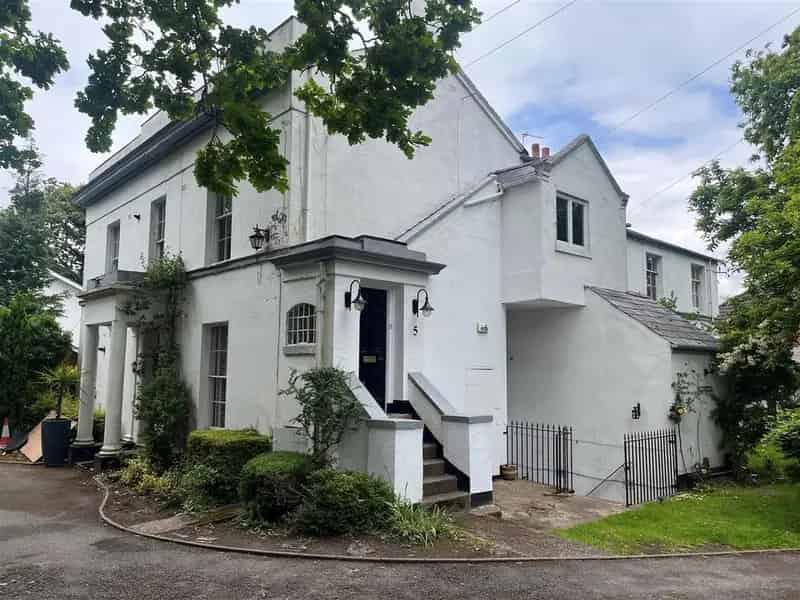 2 Bedroom Apartment to Rent