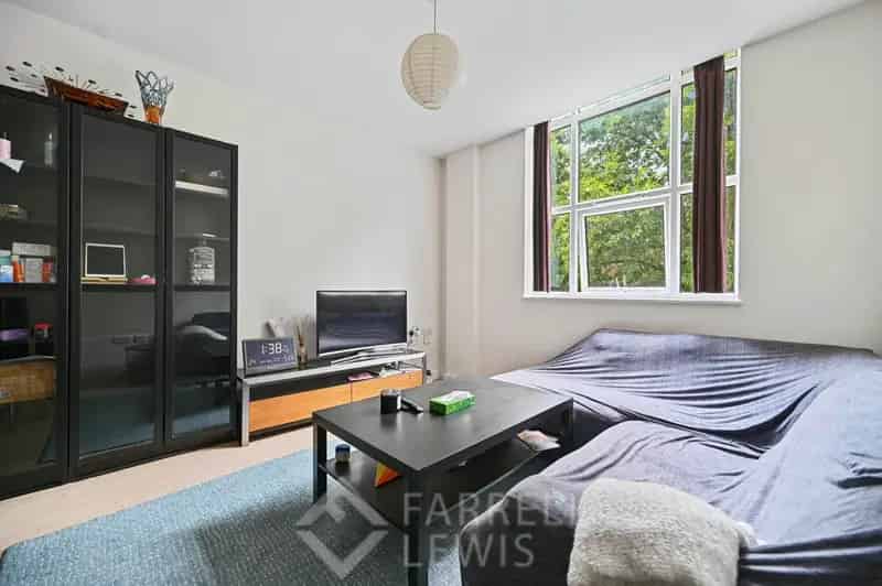 3 Bedroom Apartment House to Rent East Acton