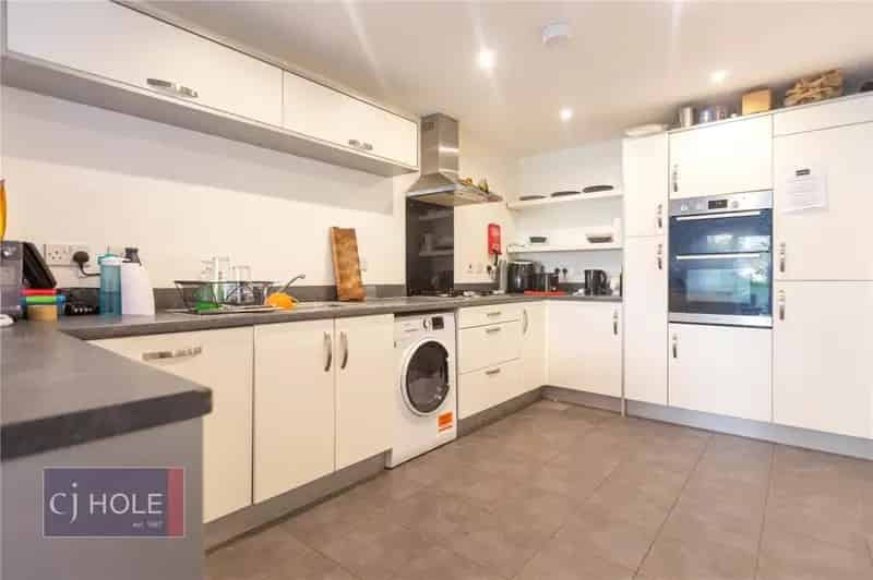 4 Bedroom Townhouse Near Southmead Hospital