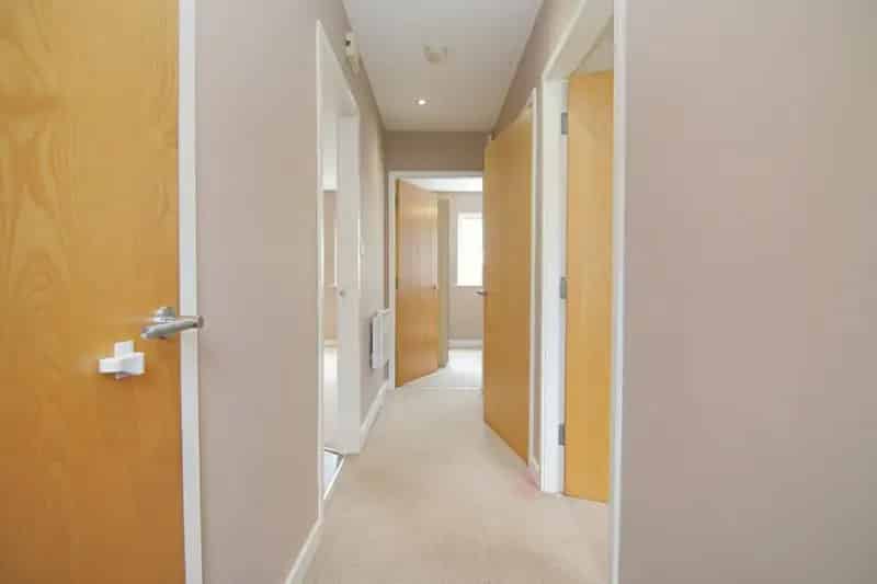 2 Bed Ground Floor Flat for Sale - Modern, Convenient Location