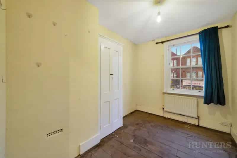 3 bedroom House
 For Sale 
Total Size: 743 SQ FT