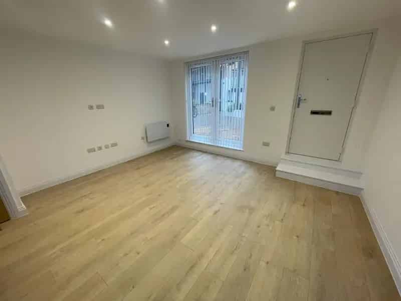 1 Bedroom Apartment To Let Reading Town Centre July 2025