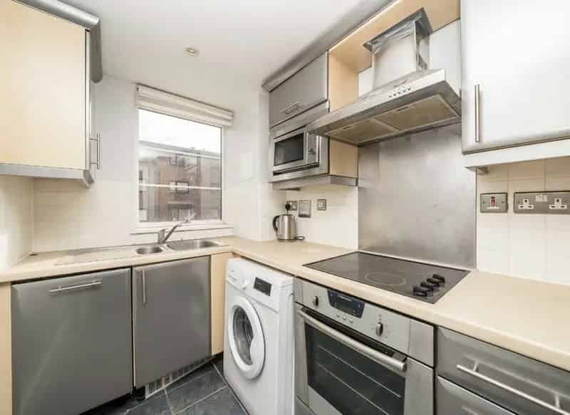 1-Bed Apartment near Peckham Rye Station