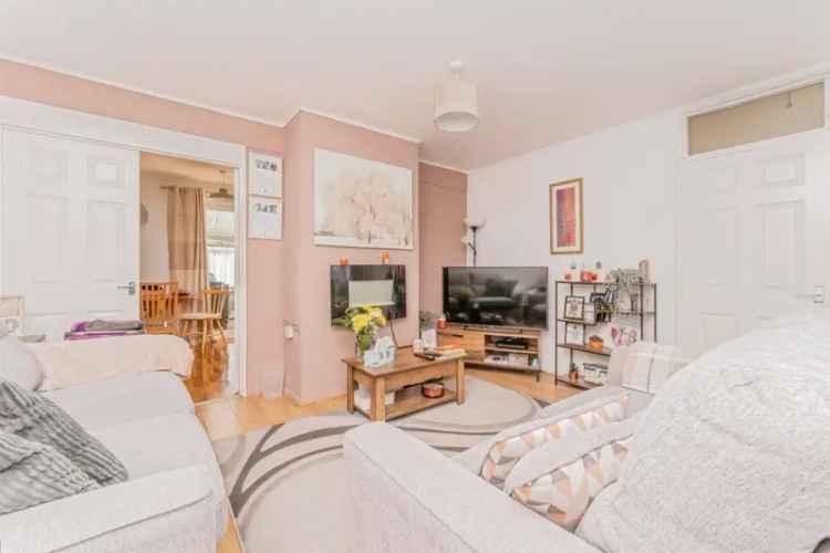 Three Bedroom Semi Detached House Near Corby Railway Station