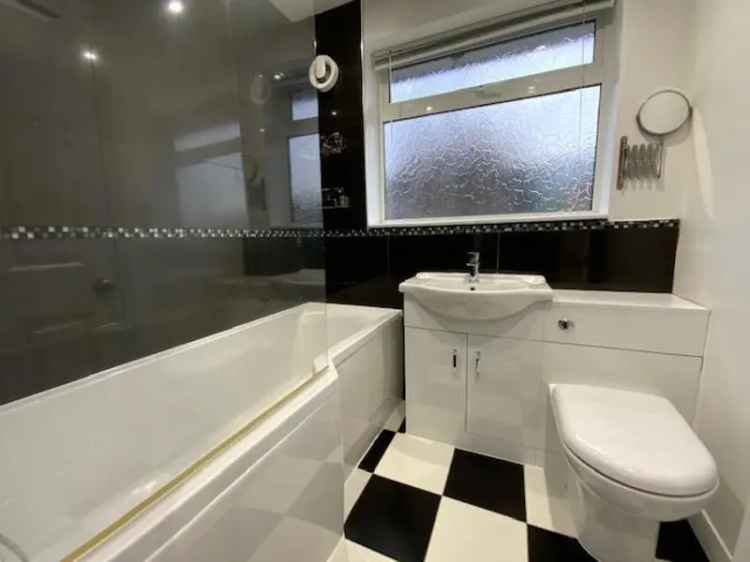 3 Bedroom House To Let Near Tameside Hospital