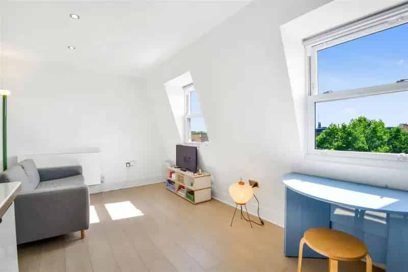 1 bedroom Flat
 For Sale 
Total Size: 358 SQ FT