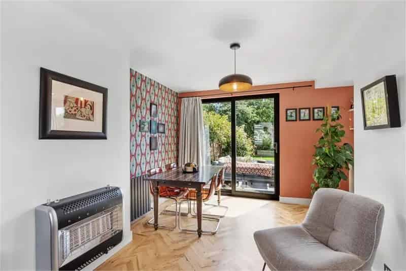 2 Bed Semi Detached House Drum Brae South Facing Garden