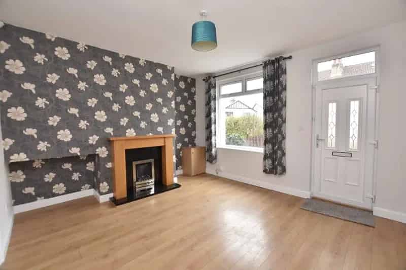 2 Bedroom Semi Detached House Horsforth