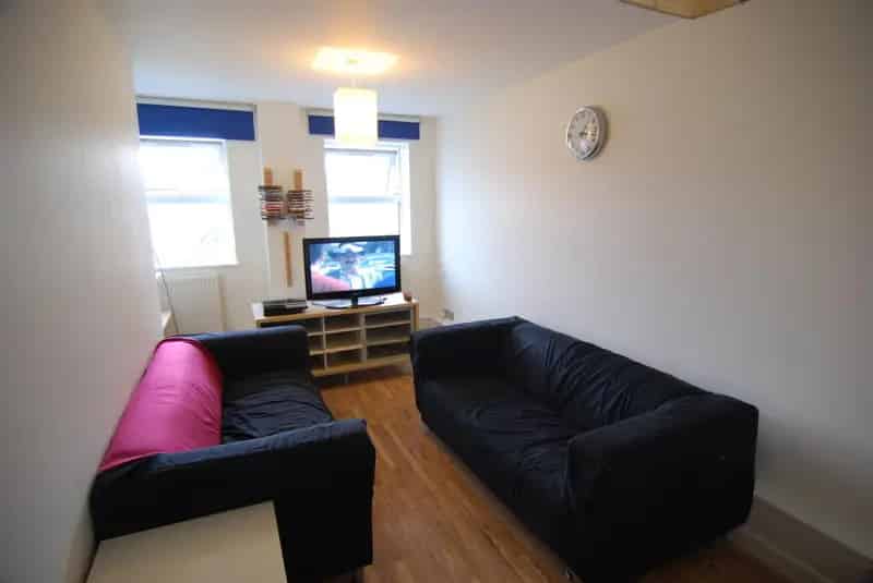 5 Bedroom Student Apartment near UOB Campus