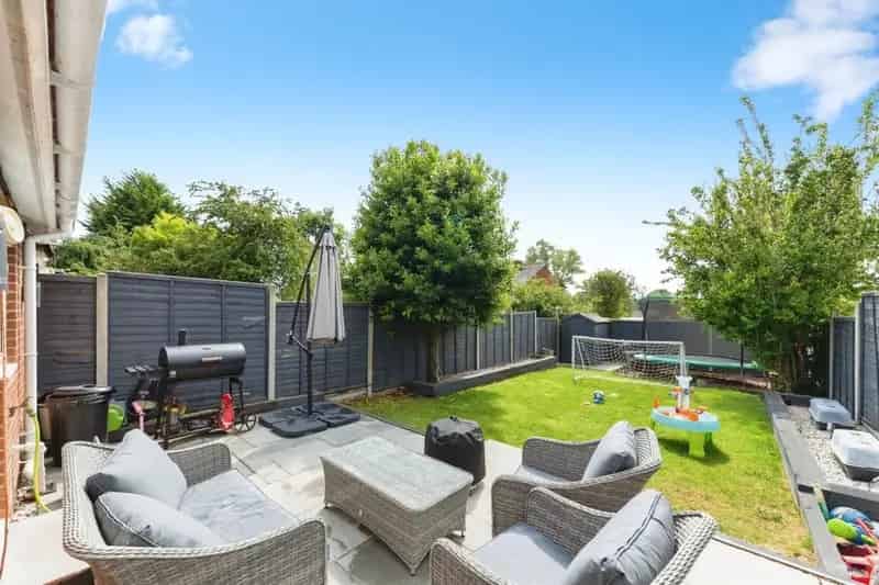 Spacious Family Home Near Stevenage Station