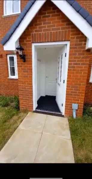 Flat For Rent in Dover, England