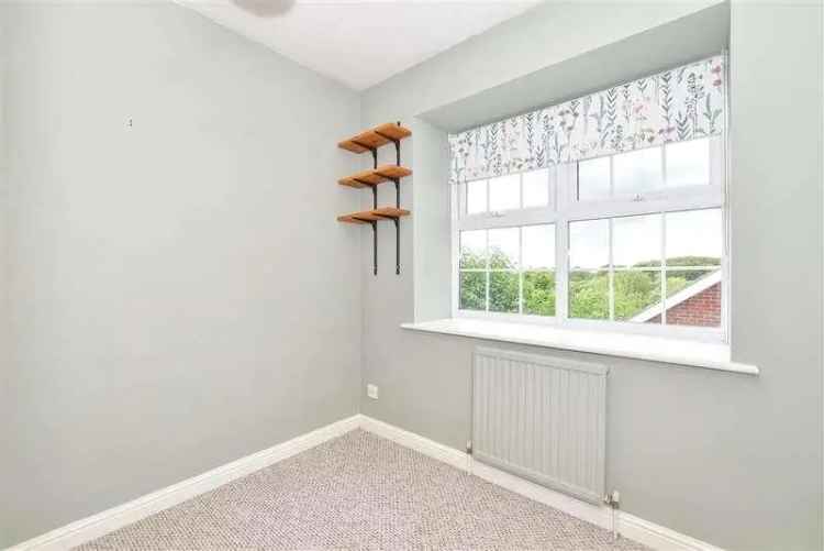 3 Bed House for Sale Arundel Chain Free Garage Parking
