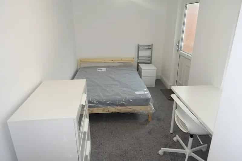 4 bedroom House
 To Let