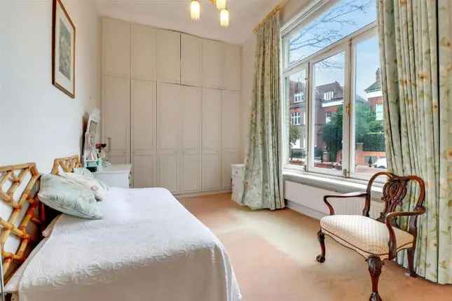 Flat for sale in Redington Road, London NW3