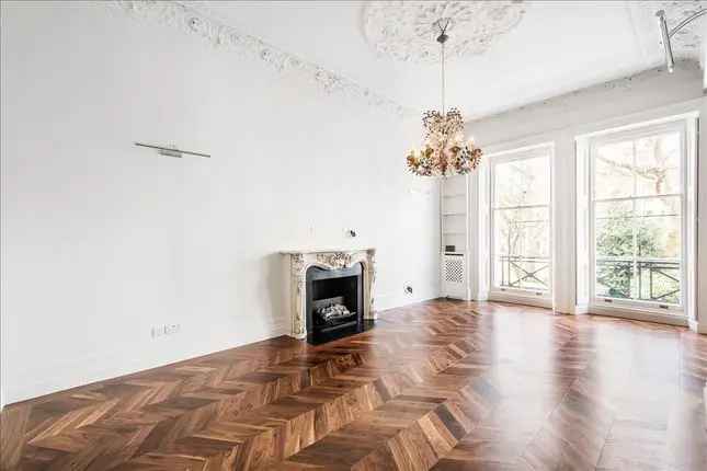 Flat to rent in Ennismore Gardens, London SW7