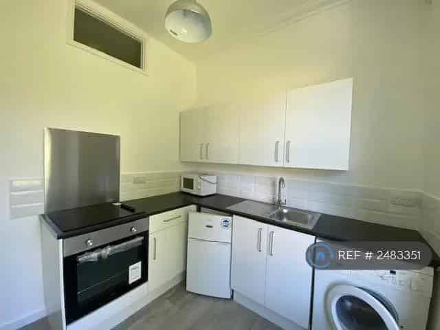 Studio Flat Near Gloucester Road Bristol