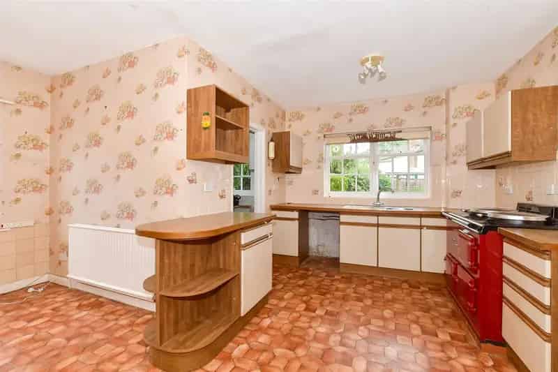 5 Bedroom Detached House for Sale Near Ewhurst Village