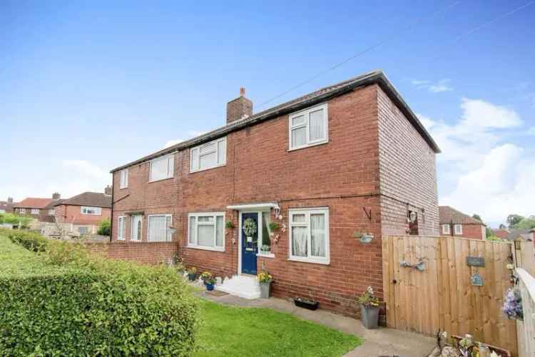 House For Sale in Leeds, England