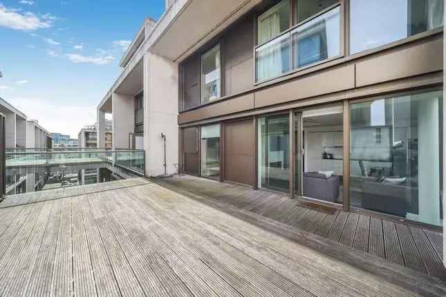 Flat for sale in Kensington High Street, London W14