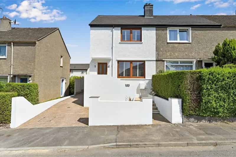 2 Bed End Terraced House with Garden and Driveway