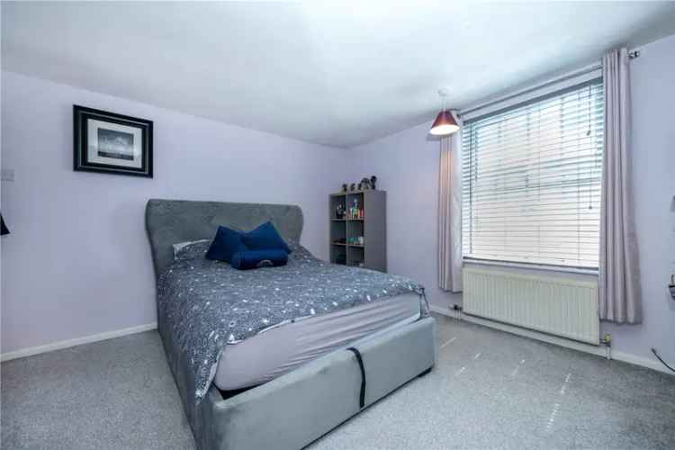 2 Bedroom Period Home Bourne Modern Kitchen Garden Parking