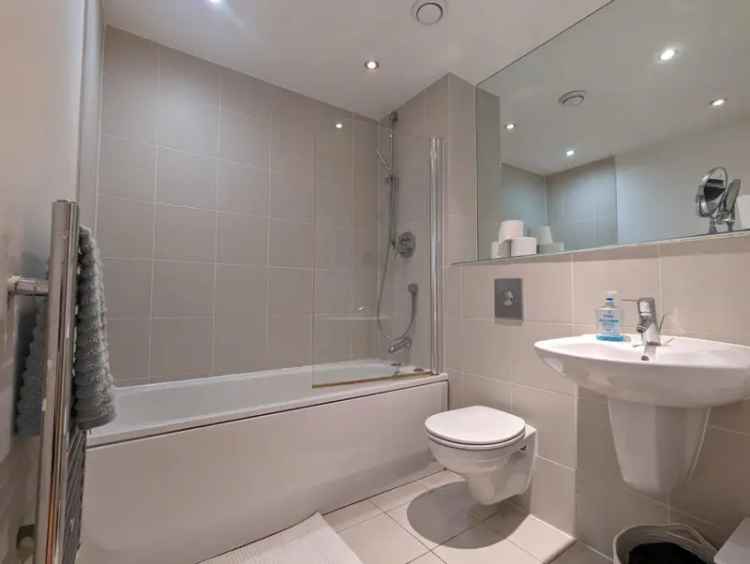 2 Bedroom Flat For Sale Near Deansgate Locks