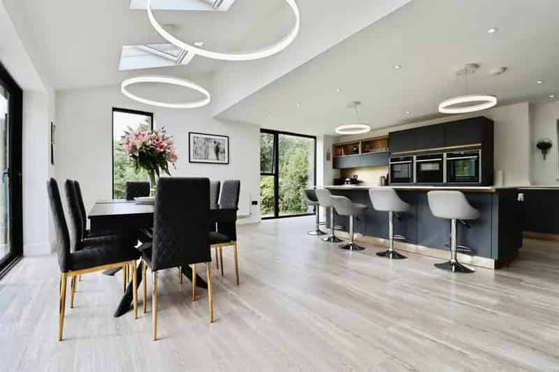 6 Bedroom Detached Home with 4 Acres of Land