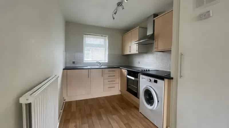 1 Bedroom Flat To Let Near M67 Motorway