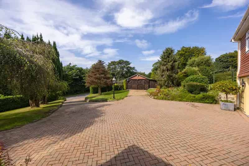 4 Bedroom Detached House Near Elfordleigh Golf Course