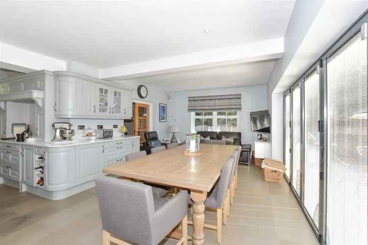 5 Bedroom Detached House for Sale in Charing Heath