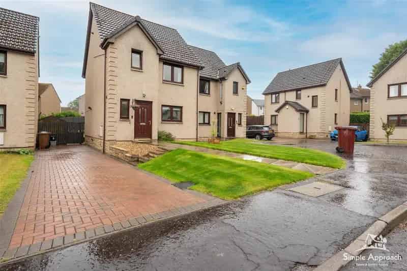 3 Bedroom House for Sale - Simple Approach