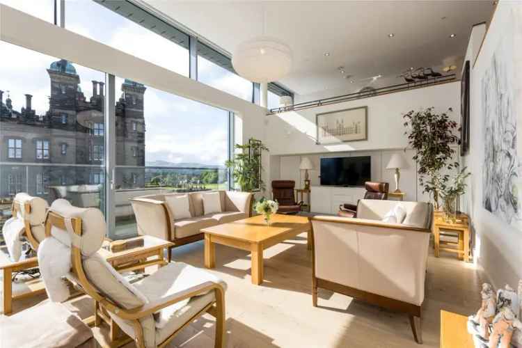 Edinburgh 3-Bedroom Duplex Apartment with Terrace and Parking