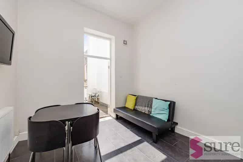 4 Bedroom Maisonette Kemp Town Roof Terrace Professional Sharers