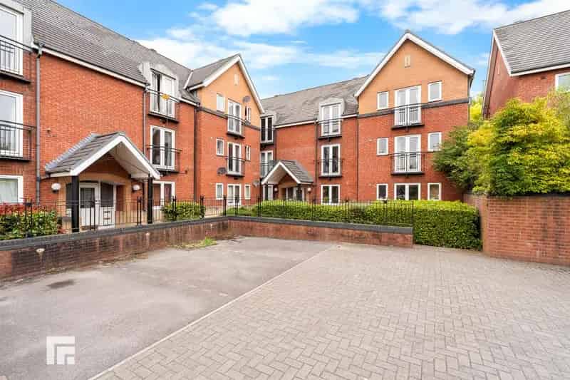 2 bedroom apartment for sale